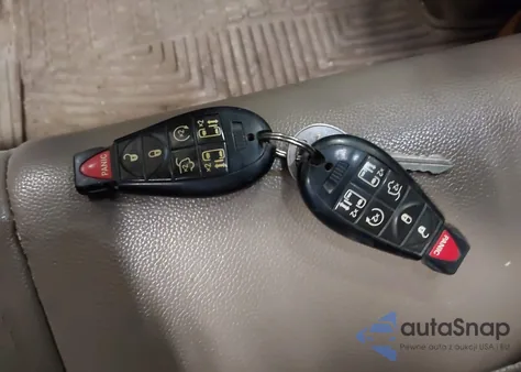 2013 Chrysler Town & Country Touring-L из США, поврежденный, VIN 2C4RC1CG7DR571705